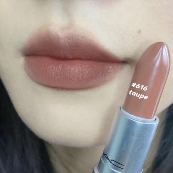BNIB MAC Matte Lipstick in 616 Taupe - Picture 2 of 4